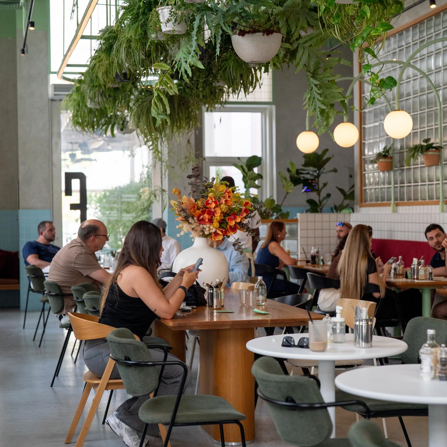 Friends Avenue, all-day dining restaurant, multiple districts Dubai